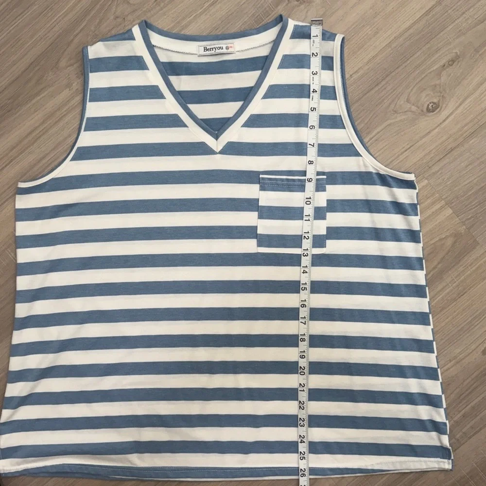 Berryou Blue and White Striped Sleeveless Top.  Sz 2X - Picture 6 of 8